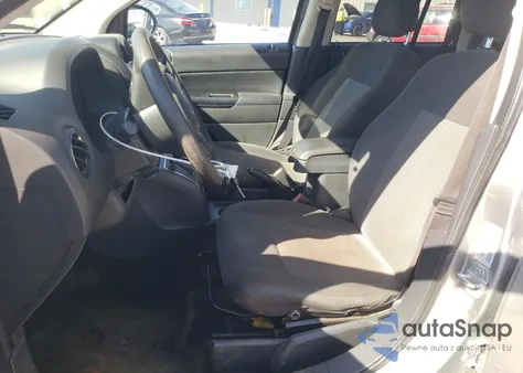 2016 Jeep Compass Sport из США, поврежденный, VIN 1C4NJCBAXGD753614